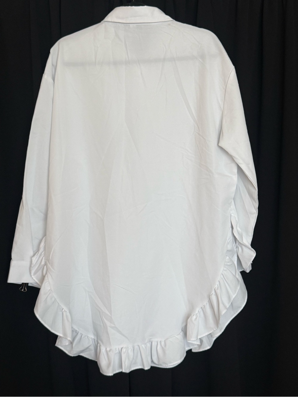 Women's White Ruffle Hem Button-Front Blouse - Picture 2 of 2